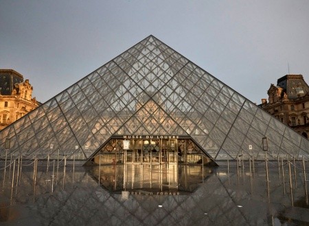 Апокалипсис сегодня: пустые улицы туристических центров по всему миру