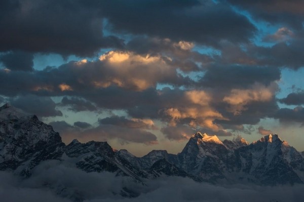 Лучше гор могут быть только горы Лучше гор могут быть только горы
