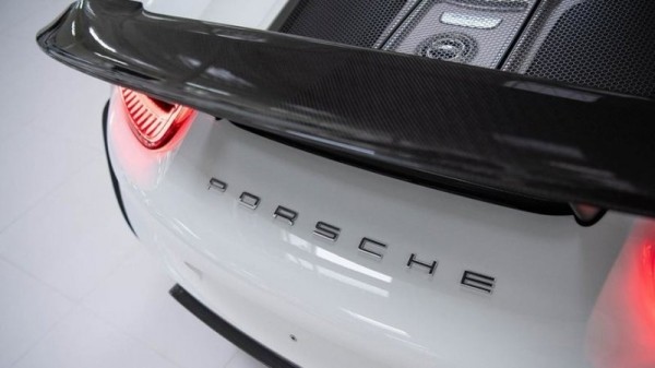 Самый дорогой в мире супергибрид Porsche 918 Spyder Самый дорогой в мире супергибрид Porsche 918 Spyder