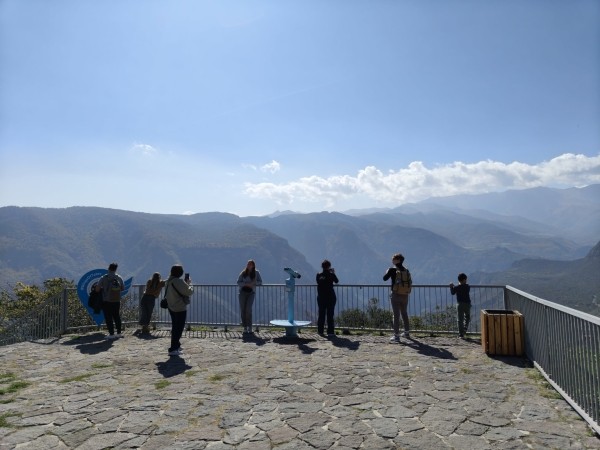 Экскурсия в монастырь Татев: канатная дорога, водопад Шаки, винодельня Арени