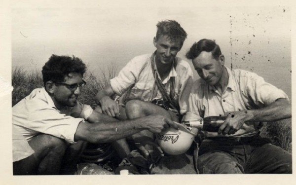 Пирамида Болла - самая большая скала в море (22 фото) Пирамида Болла - самая большая скала в море (22 фото)