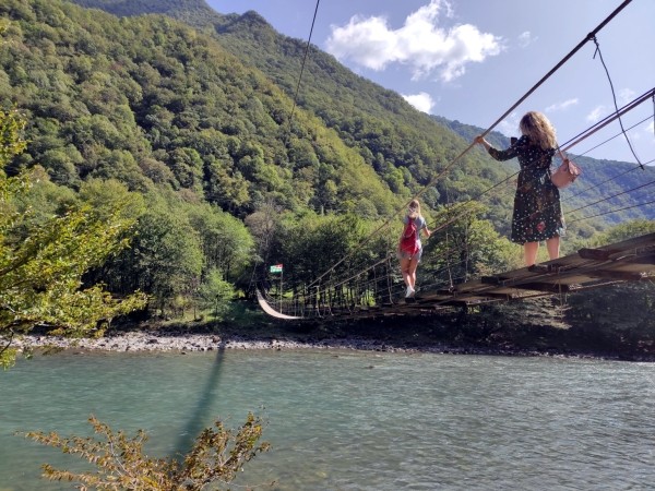 Абхазия за 1 день: экскурсия на озеро Рица Абхазия за 1 день: экскурсия на озеро Рица