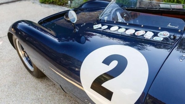 На продажу выставили первый среднемоторный болид Формулы-1 На продажу выставили первый среднемоторный болид Формулы-1