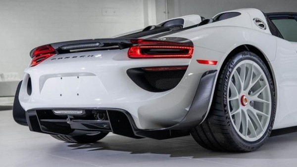 Самый дорогой в мире супергибрид Porsche 918 Spyder Самый дорогой в мире супергибрид Porsche 918 Spyder