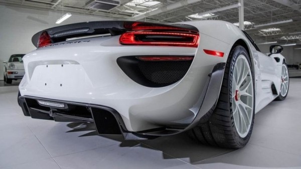 Самый дорогой в мире супергибрид Porsche 918 Spyder Самый дорогой в мире супергибрид Porsche 918 Spyder