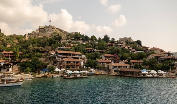 Анталья в апреле: по-летнему теплая весна Анталья в апреле: по-летнему теплая весна