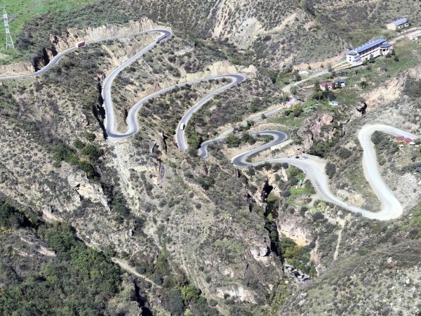 Экскурсия в монастырь Татев: канатная дорога, водопад Шаки, винодельня Арени