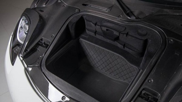 Самый дорогой в мире супергибрид Porsche 918 Spyder Самый дорогой в мире супергибрид Porsche 918 Spyder