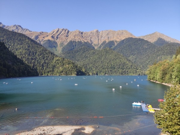 Абхазия за 1 день: экскурсия на озеро Рица Абхазия за 1 день: экскурсия на озеро Рица