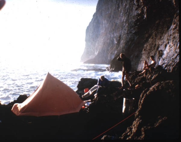 Пирамида Болла - самая большая скала в море (22 фото) Пирамида Болла - самая большая скала в море (22 фото)