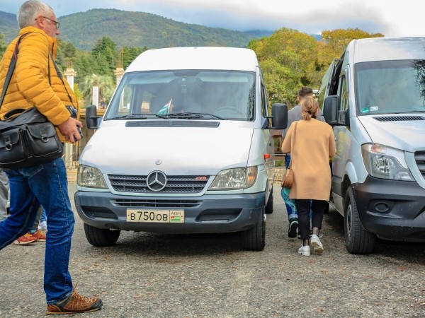 Абхазия за 1 день: экскурсия на озеро Рица Абхазия за 1 день: экскурсия на озеро Рица