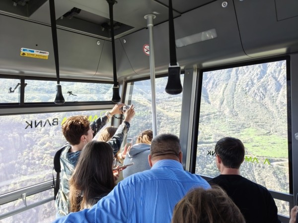 Экскурсия в монастырь Татев: канатная дорога, водопад Шаки, винодельня Арени