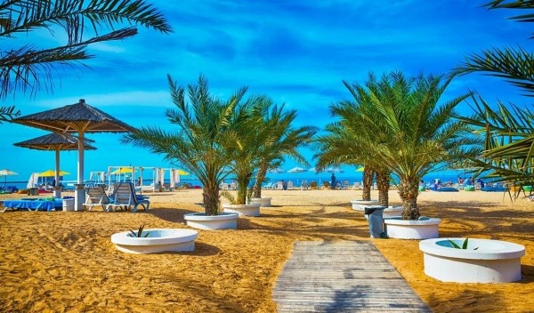 ОАЭ в мае: рассветы и закаты на пляже ОАЭ в мае: рассветы и закаты на пляже