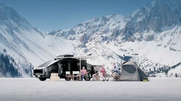 Китайский фургон с вертолётом в багажнике обретает товарную суть Китайский фургон с вертолётом в багажнике обретает товарную суть