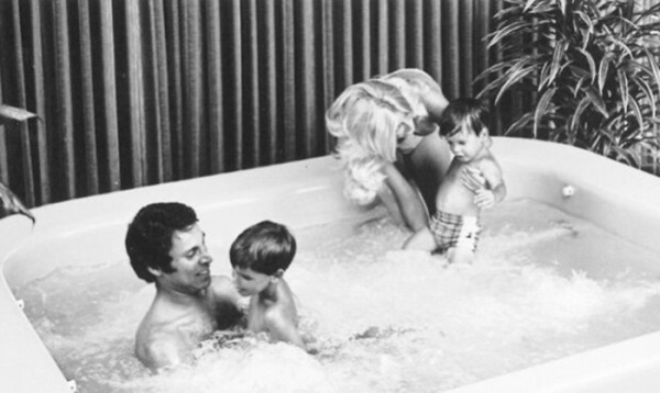 Пасквиль, мансарда и джакузи: какие привычные вещи и явления носят имена реальных людей Пасквиль, мансарда и джакузи: какие привычные вещи и явления носят имена реальных людей