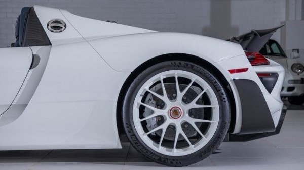 Самый дорогой в мире супергибрид Porsche 918 Spyder Самый дорогой в мире супергибрид Porsche 918 Spyder