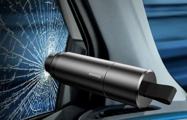 25 полезных приспособлений и аксессуаров, которые пригодятся в каждом автомобиле