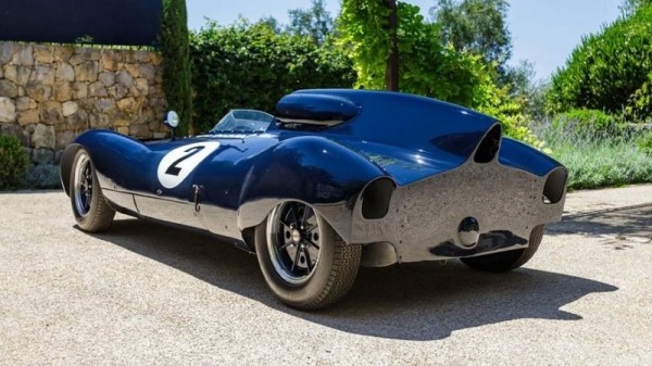 На продажу выставили первый среднемоторный болид Формулы-1 На продажу выставили первый среднемоторный болид Формулы-1