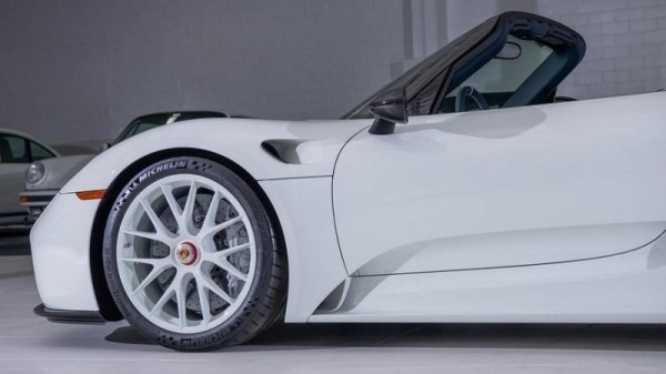Самый дорогой в мире супергибрид Porsche 918 Spyder Самый дорогой в мире супергибрид Porsche 918 Spyder