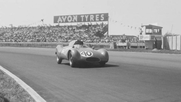 На продажу выставили первый среднемоторный болид Формулы-1 На продажу выставили первый среднемоторный болид Формулы-1