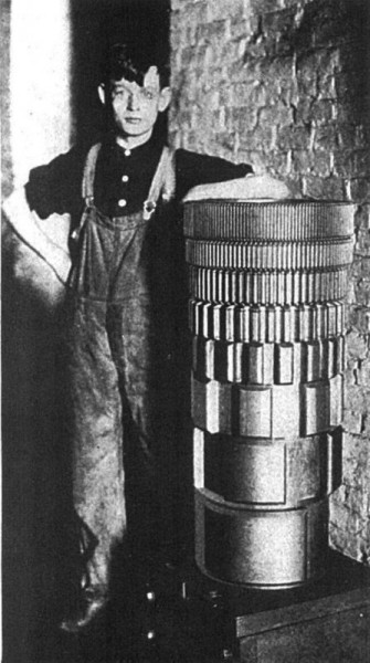 Гигантский музыкальный синтезатор весом в 200 тонн Гигантский музыкальный синтезатор весом в 200 тонн