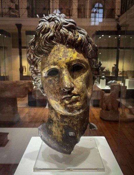 17 древнейших артефактов, чьё предназначение — показывать нам диковинки прошлого