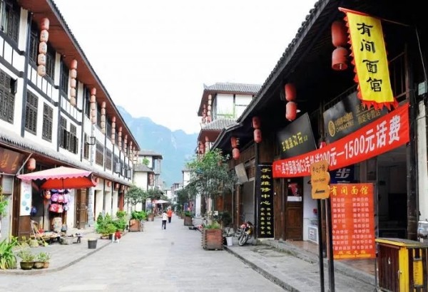 Яньцзинь – самый узкий город в мире. Как здесь живётся местным китайцам?