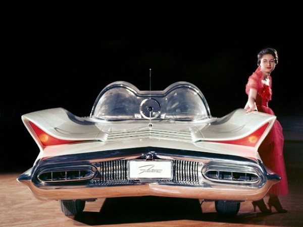 Концепт-кар Lincoln Futura 1955 года, который достался только Бэтмену (19 фото) Концепт-кар Lincoln Futura 1955 года, который достался только Бэтмену (19 фото)