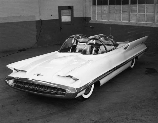 Концепт-кар Lincoln Futura 1955 года, который достался только Бэтмену (19 фото) Концепт-кар Lincoln Futura 1955 года, который достался только Бэтмену (19 фото)