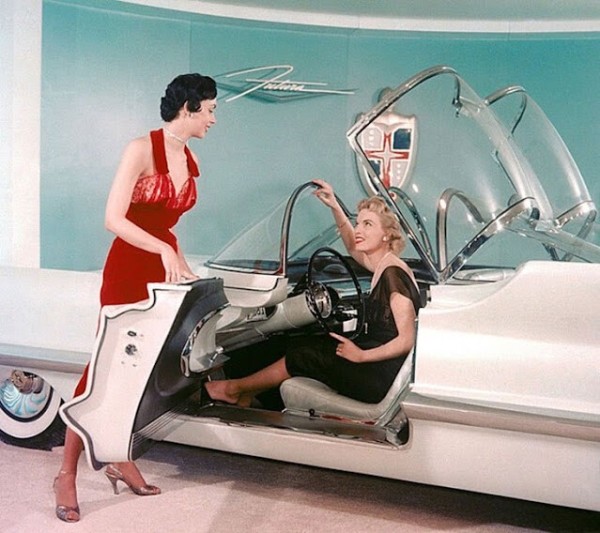Концепт-кар Lincoln Futura 1955 года, который достался только Бэтмену (19 фото) Концепт-кар Lincoln Futura 1955 года, который достался только Бэтмену (19 фото)