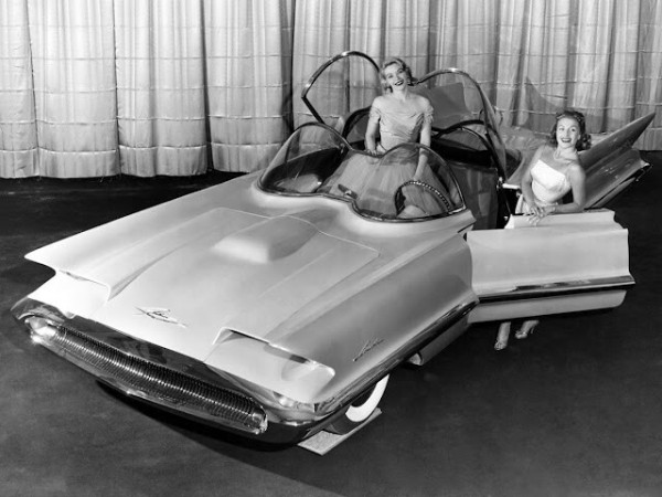 Концепт-кар Lincoln Futura 1955 года, который достался только Бэтмену (19 фото) Концепт-кар Lincoln Futura 1955 года, который достался только Бэтмену (19 фото)
