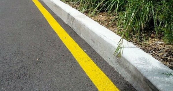 «Корона» поперек дороги: что означает необычная желтая разметка «Корона» поперек дороги: что означает необычная желтая разметка