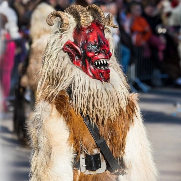 Страны, чьи новогодние традиции так оригинальны, что у неместных аж глаза на лоб лезут