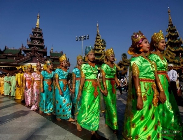 Как была найдена огромная, лежащая статуя Будды, некогда скрытая в густых джунглях Как была найдена огромная, лежащая статуя Будды, некогда скрытая в густых джунглях