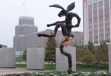 Памятники животным (13 скульптур)