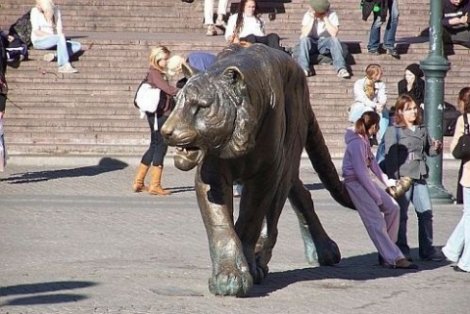 Памятники животным (13 скульптур)