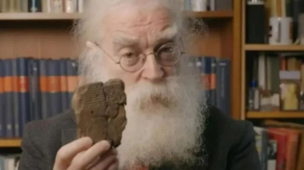 Куда приплыл Ноев ковчег узнали ученые, расшифровав самую древнюю карту мира возрастом 3000 лет Куда приплыл Ноев ковчег узнали ученые, расшифровав самую древнюю карту мира возрастом 3000 лет