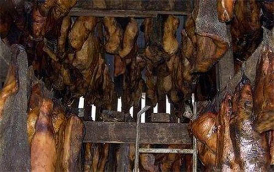 10 фактов о самых мерзких деликатесах в мире (11 фото)