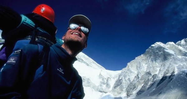istorija-bezumnogo-shveda-jerana-kroppa-otpravivshegosja-na-everest-na-velosipede-f6b854d