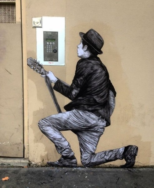 Уличное искусство художника Levalet (30 фото)