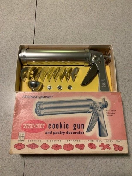 16 удивительных винтажных приспособлений для кухни, которые выглядят необычно, но по-прежнему работают 16 удивительных винтажных приспособлений для кухни, которые выглядят необычно, но по-прежнему работают