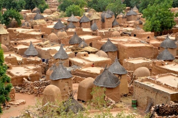 «Страна догонов»: поселения нагорья Бандиагара, ставшие убежищем для тех, кто пытался сохранить свою веру «Страна догонов»: поселения нагорья Бандиагара, ставшие убежищем для тех, кто пытался сохранить свою веру