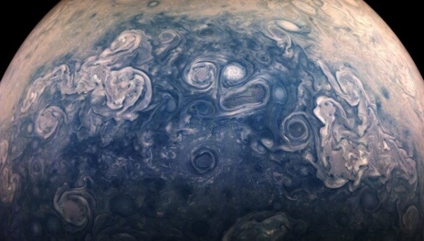 НАСА опубликовало самые качественные снимки Юпитера за всю историю наблюдений