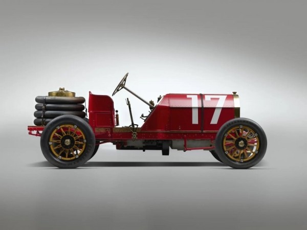 117-летний спорткар выставят на торги 117-летний спорткар выставят на торги