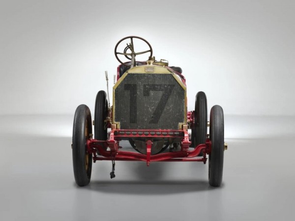 117-летний спорткар выставят на торги 117-летний спорткар выставят на торги