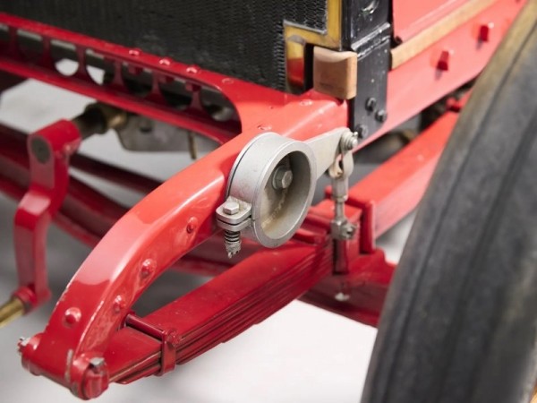 117-летний спорткар выставят на торги 117-летний спорткар выставят на торги