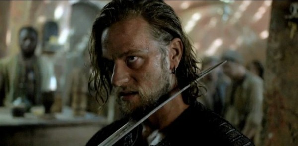 Пираты носили серьгу в ухе совсем не для красоты Пираты носили серьгу в ухе совсем не для красоты