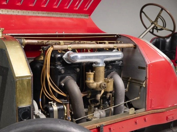 117-летний спорткар выставят на торги 117-летний спорткар выставят на торги