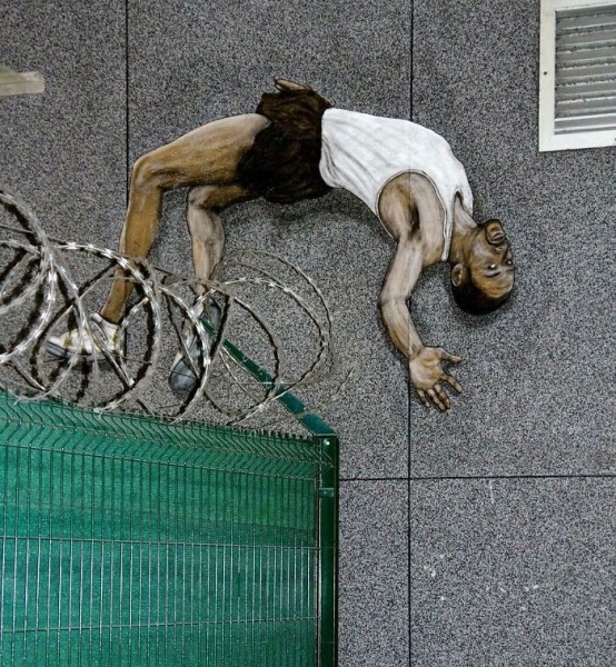 Уличное искусство художника Levalet (30 фото)