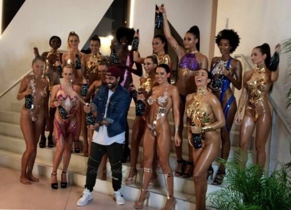 Модный тренд: купальники из изоленты